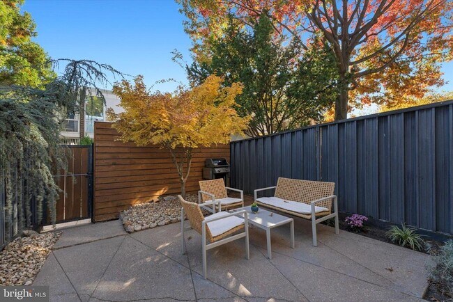 Building Photo - 1378 4th St SW