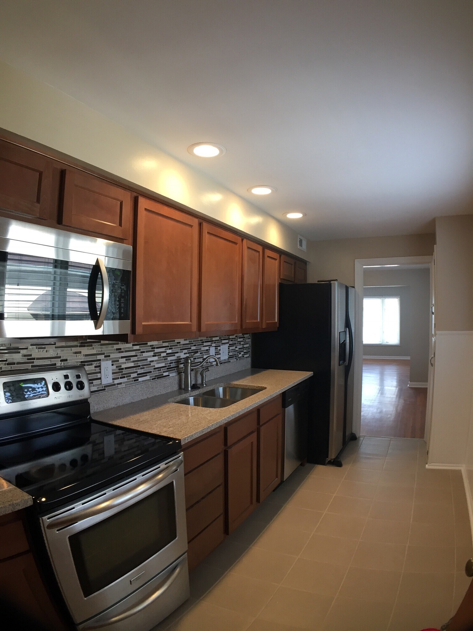 Building Photo - 66 Wiltshire Boulevard