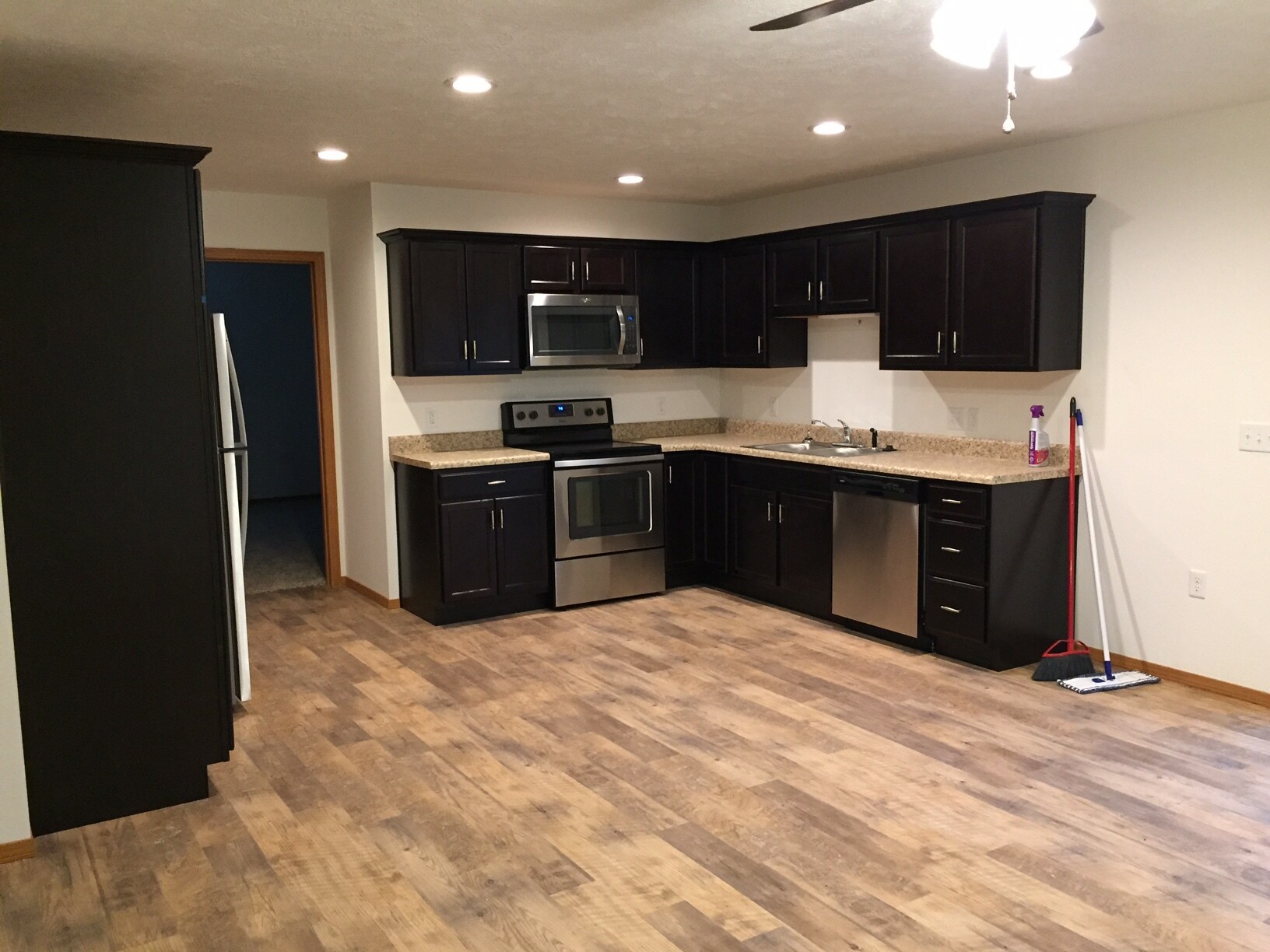 Building Photo - 1122 N Missouri Dr