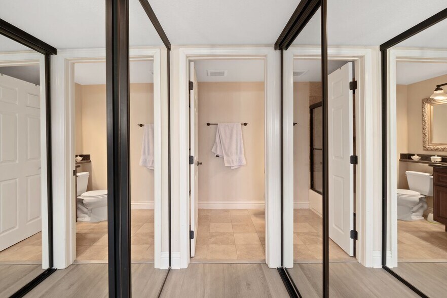 Building Photo - 3965 Nobel Dr