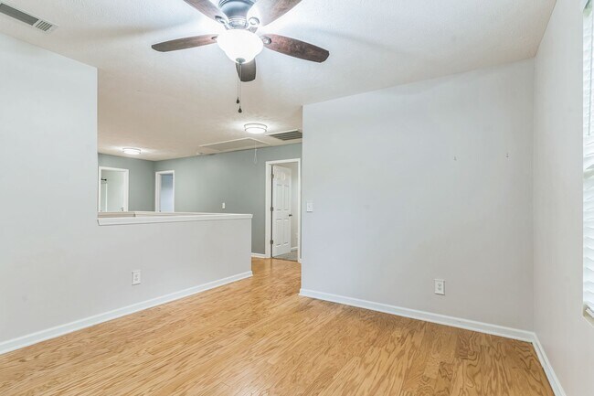 Building Photo - Amazing Home In Creekside Station