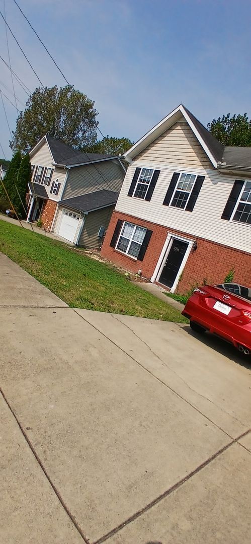 Building Photo - Three or four bedroom 2 1/2 bath in Antioch