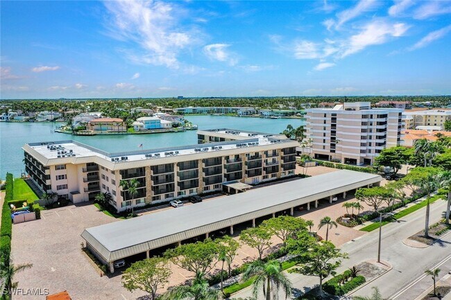 Building Photo - 3200 Gulf Shore Blvd N