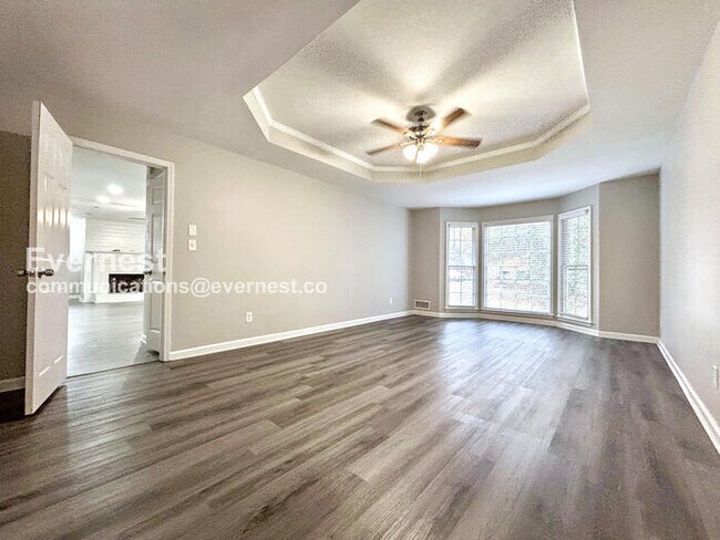 Building Photo - 204 Battle Dr