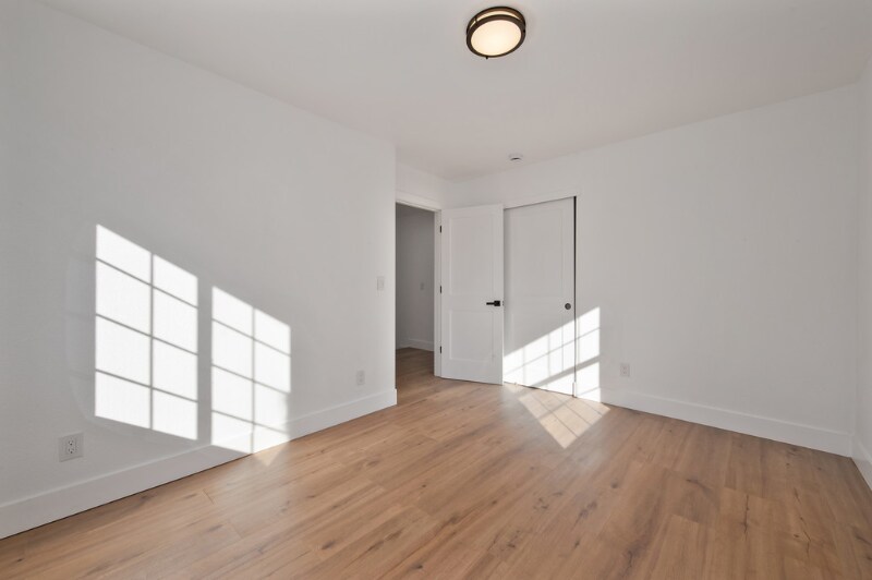 Building Photo - 2657 2nd Ave