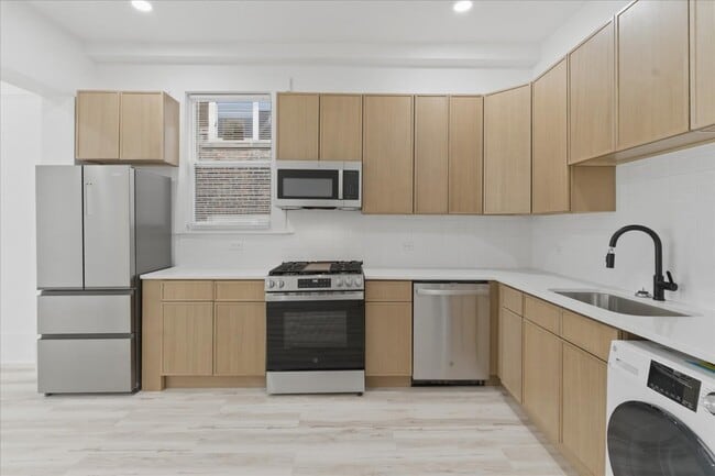 Building Photo - 2608 W Haddon Ave