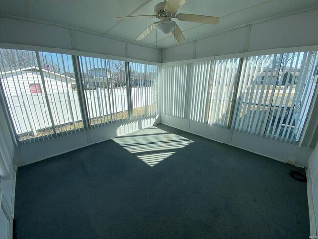 Building Photo - 9511 Antigo Dr