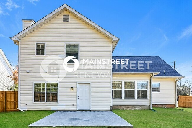 Building Photo - 3 Bedroom Pet-Friendly Home in ELLENWOOD, GA with Main Street Renewal