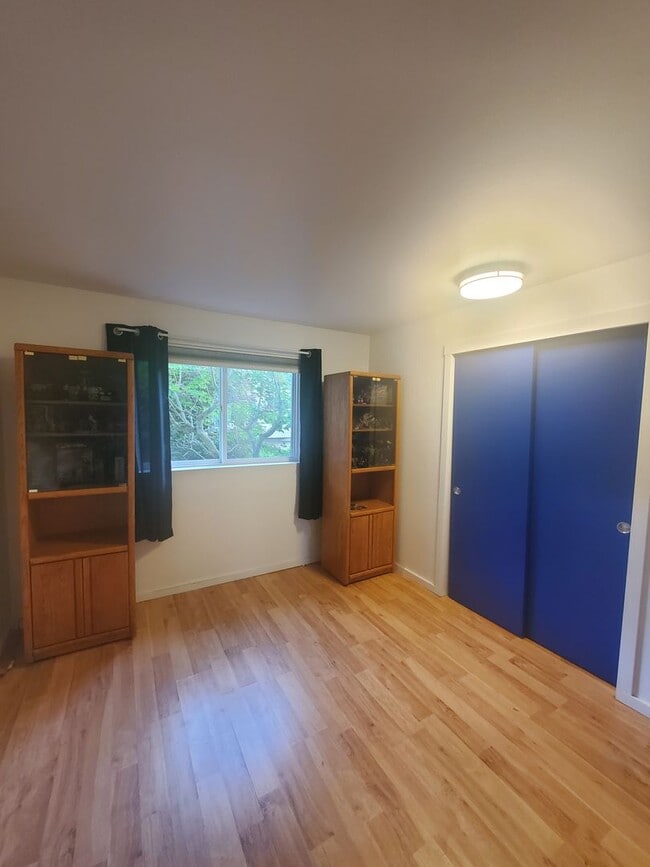 Building Photo - Your Peaceful Retreat in the Heart of Conv...