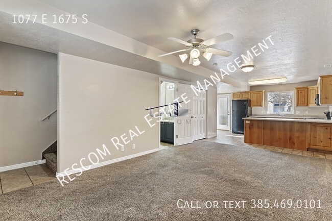 Building Photo - 1077 1675 S