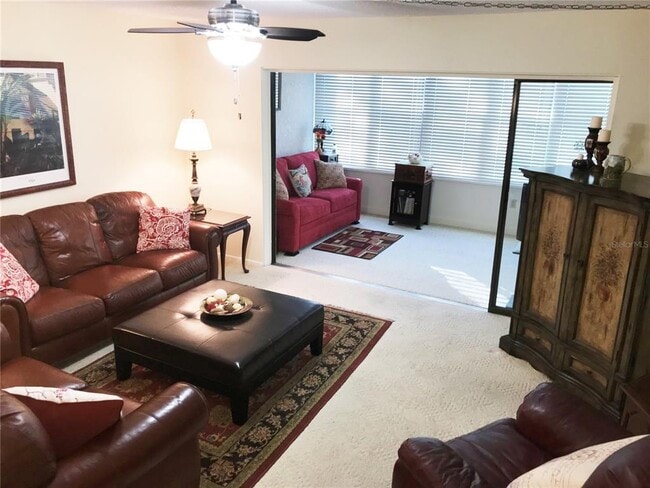 Building Photo - 577 Lakeside Dr