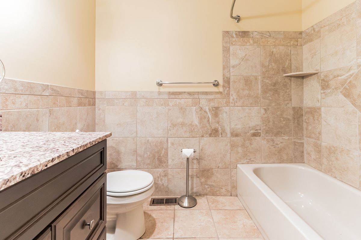 Building Photo - 48 Stonehurst Ct