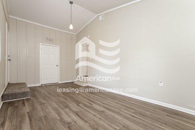 Building Photo - 2080 Shelby St