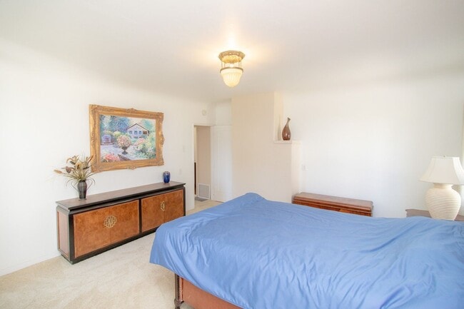 Building Photo - Exclusive 2 Bed/1 Bath Spanish-Style Home ...
