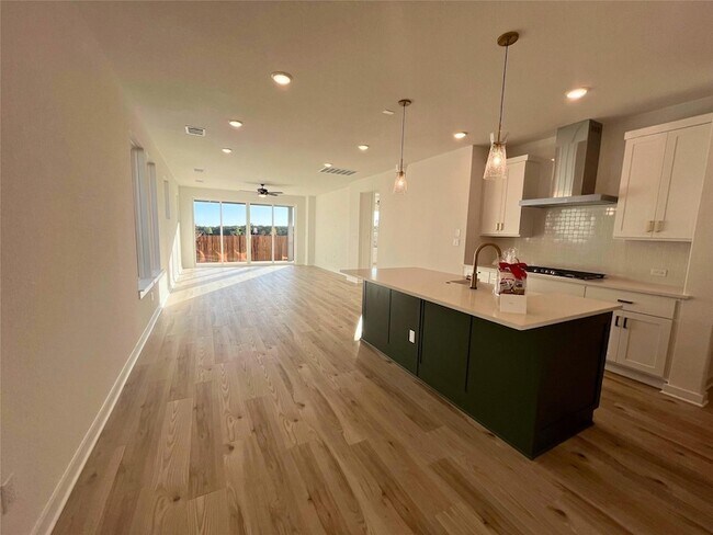 Building Photo - 401 Darley Oak Dr