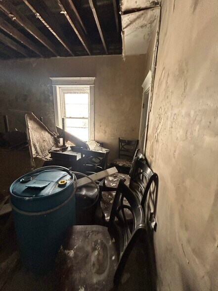 Building Photo - 1337 Walton Ave