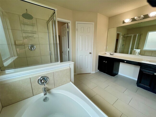 Building Photo - 4903 Spring Showers Ct