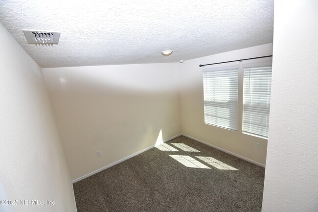 Building Photo - 70200 Roseapple Ct
