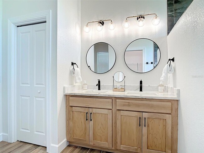 Building Photo - 26 Medalist Way