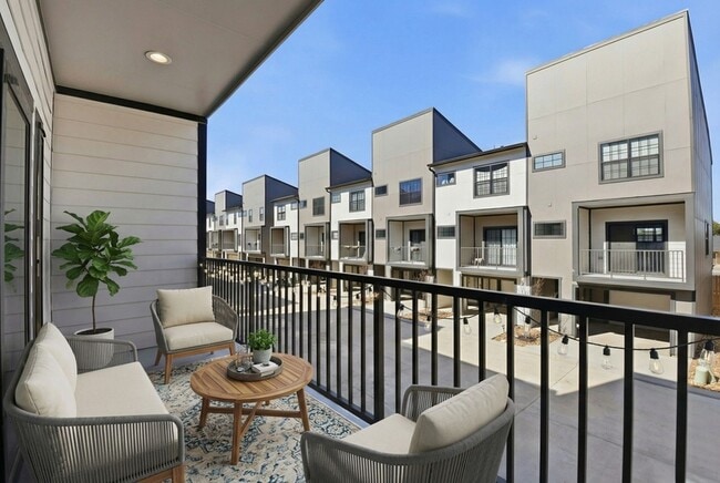 Building Photo - 11929 N Hoa Sen Cir