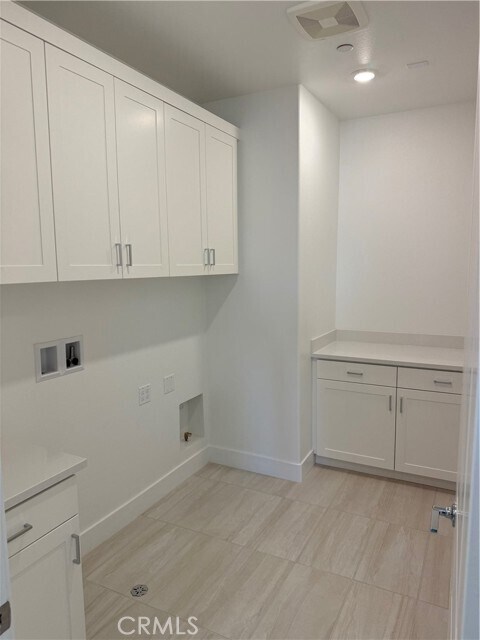 Building Photo - 1204 Hinnen Ave