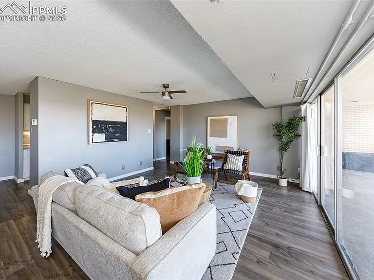 Building Photo - 411 Lakewood Cir