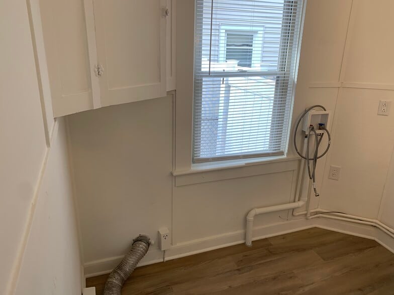 Building Photo - 1031 Hancock St