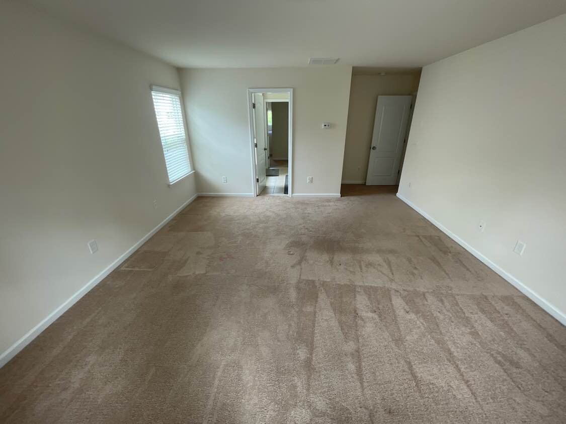 Building Photo - Room in House on Agnew Dr