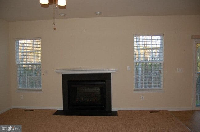 Building Photo - 12699 Lakeside Ct