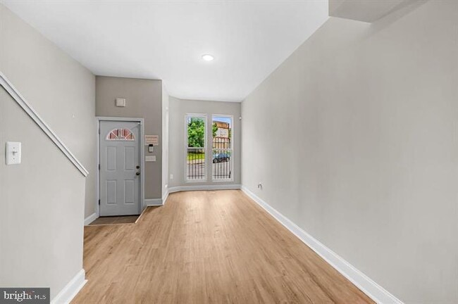 Building Photo - 1605 Clifton Ave