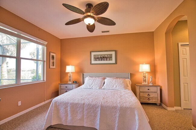 Building Photo - Seasonal Short-Term 2 Bed 2 Bath Single Family Home located in Venetian Golf and River Club!