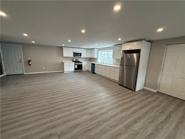 Building Photo - 83 Power Rd