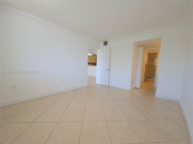 Building Photo - 401 Ocean Dr