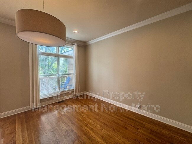Building Photo - 10860 Ellicot Way