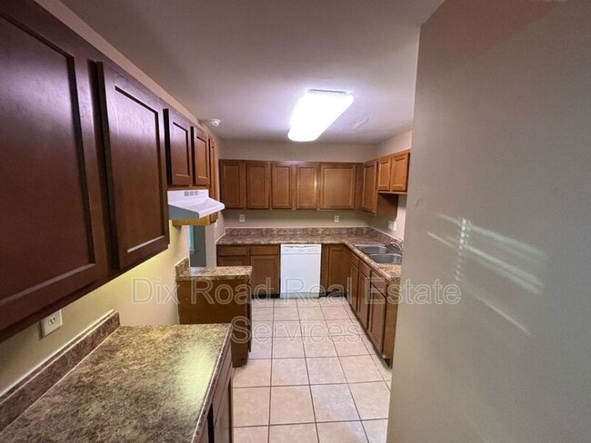 Building Photo - 348 Chase Ave