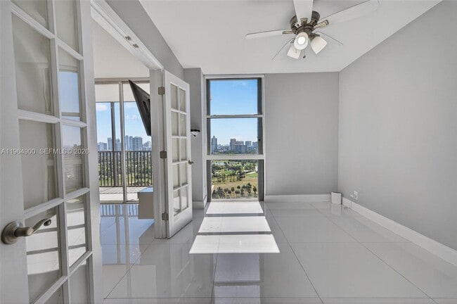 Building Photo - 20379 W Country Club Dr