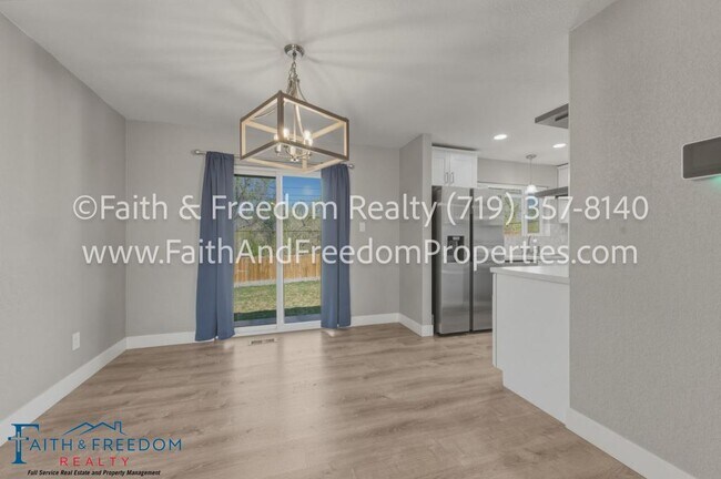 Building Photo - 260 Everett Dr