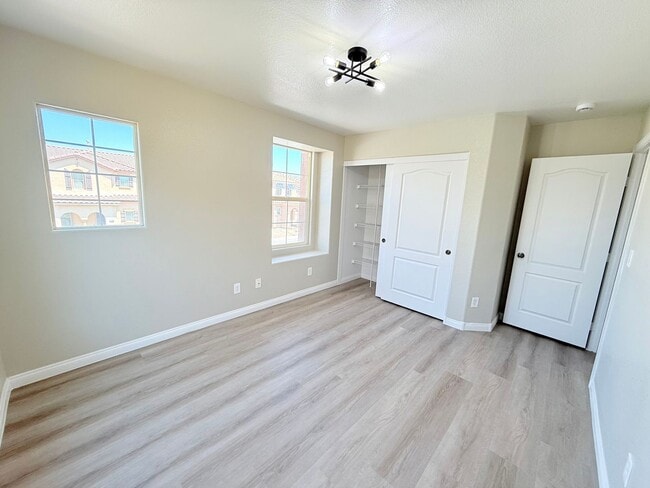 Building Photo - Cozy and charming 3-bedroom, 2.5-bath home