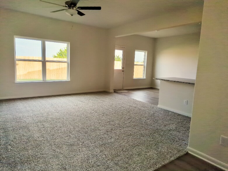 Building Photo - 4702 Hoover Ct