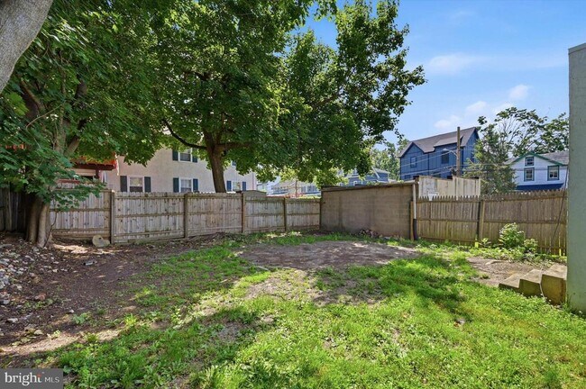 Building Photo - 729 Haverford Rd