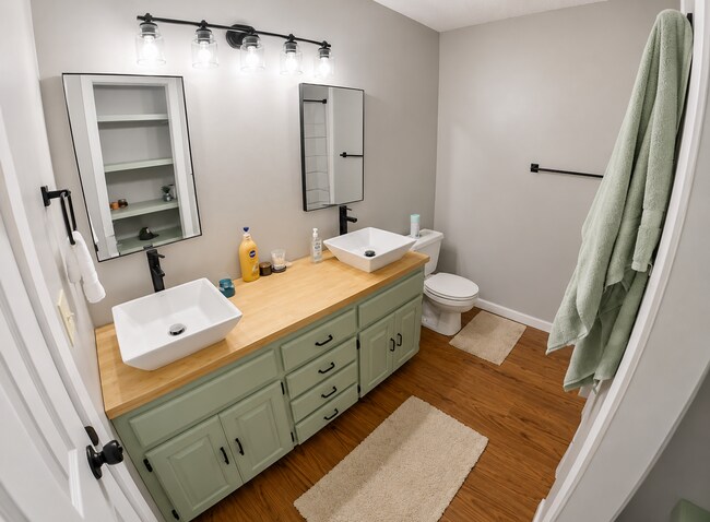 Building Photo - Pet Friendly + Washer & Dryer Included + Attached Garage! - Available June 19th!