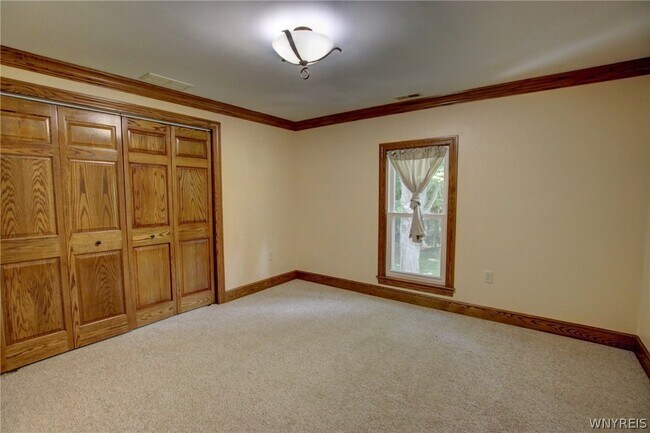 Building Photo - 5880 Draudt Rd