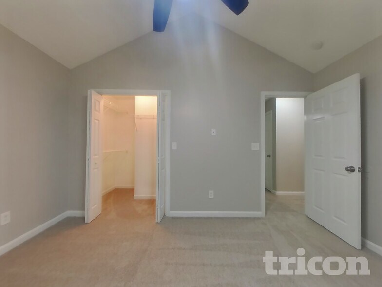 Building Photo - 230 Ashbury Ct