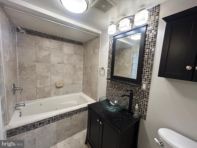 Building Photo - 40 E Barney St