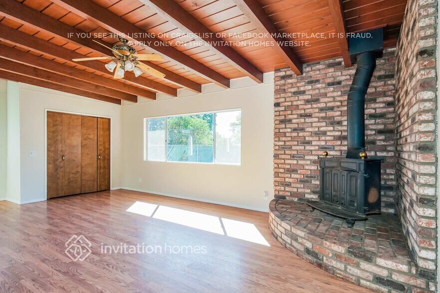 Building Photo - 1135 Erica St