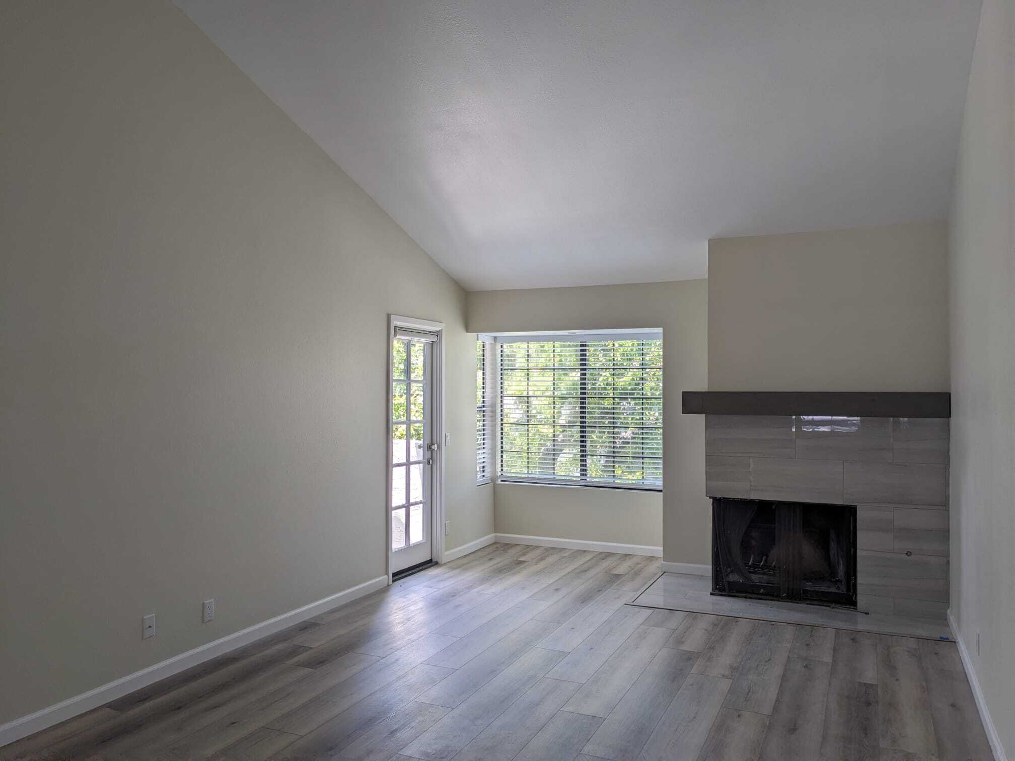 Building Photo - 4084 Crystal Dawn Ln