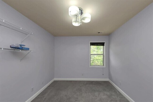 Building Photo - 6059 Cove Park Dr