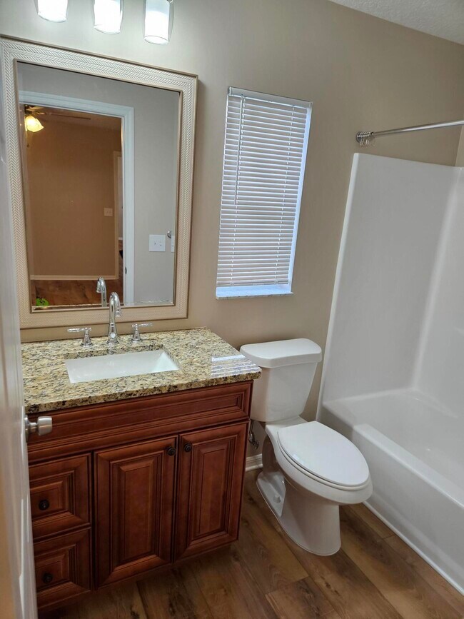 Building Photo - 5411 NW Arrowhead Terrace