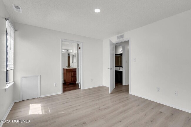Building Photo - 4403 Aberdeen Dr