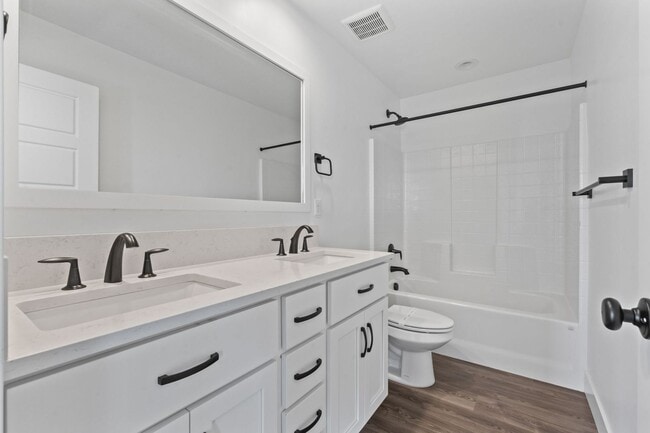 Building Photo - Gorgeous Home in the Perfect Location!